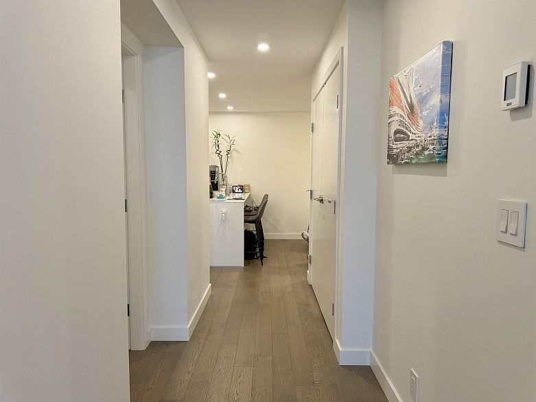 3605 1480 Howe Street