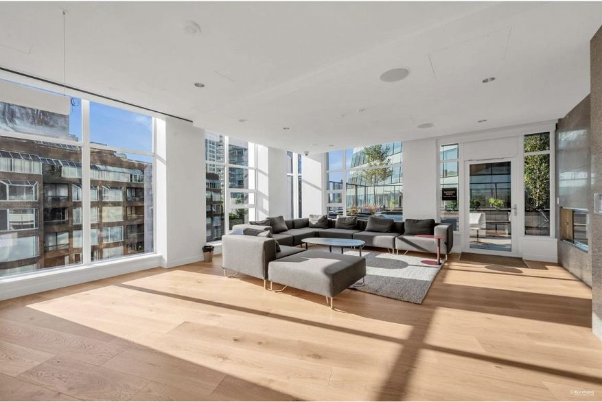 2802 1289 Hornby Street