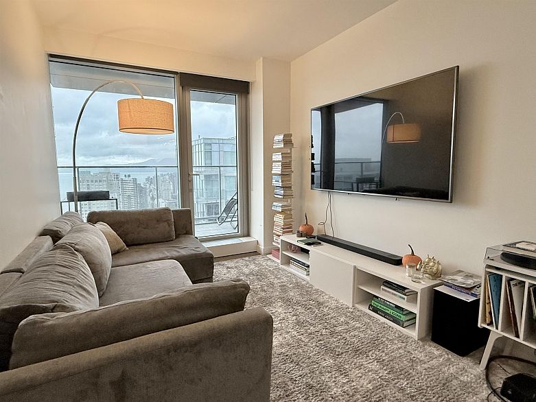 3605 1480 Howe Street