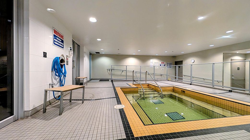 3301 233 Robson Street