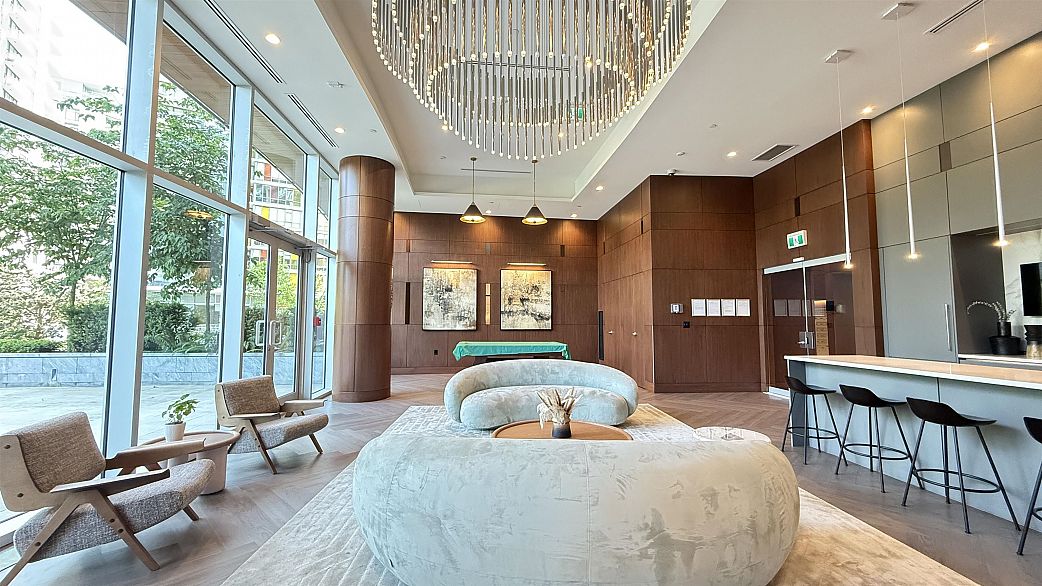 816 1768 COOK STREET, Vancouver BC V5Y 0N3