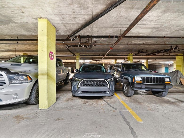 311 2121 W 6th Avenue