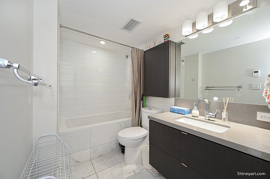 1409 8189 Cambie Street