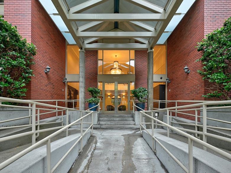 601 867 Hamilton Street