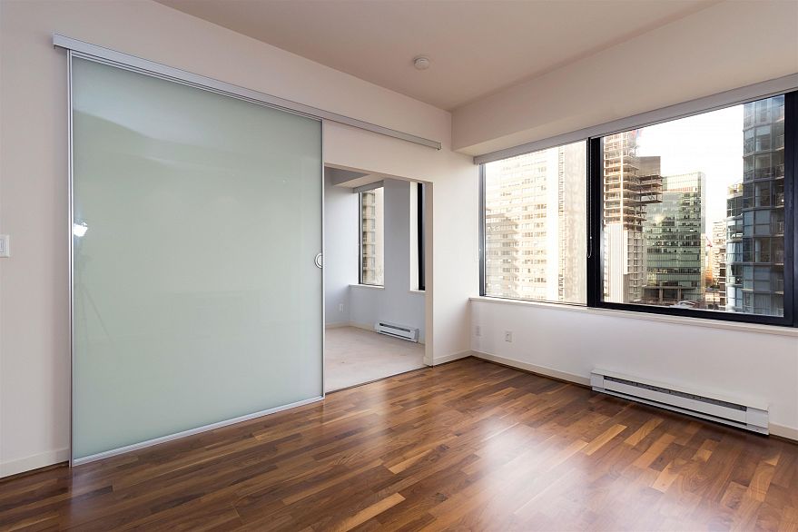 615 1333 W Georgia Street