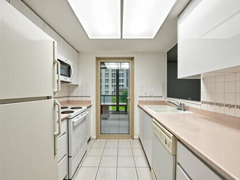 601 867 Hamilton Street