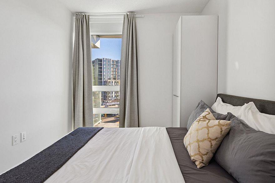 611 180 E 2nd Avenue