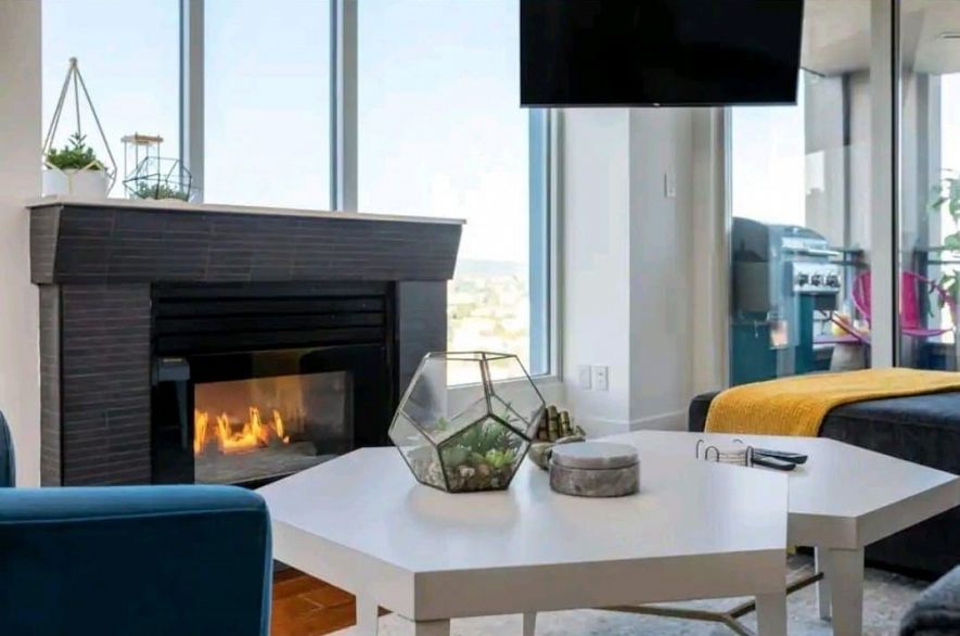 2503 183 Keefer Place