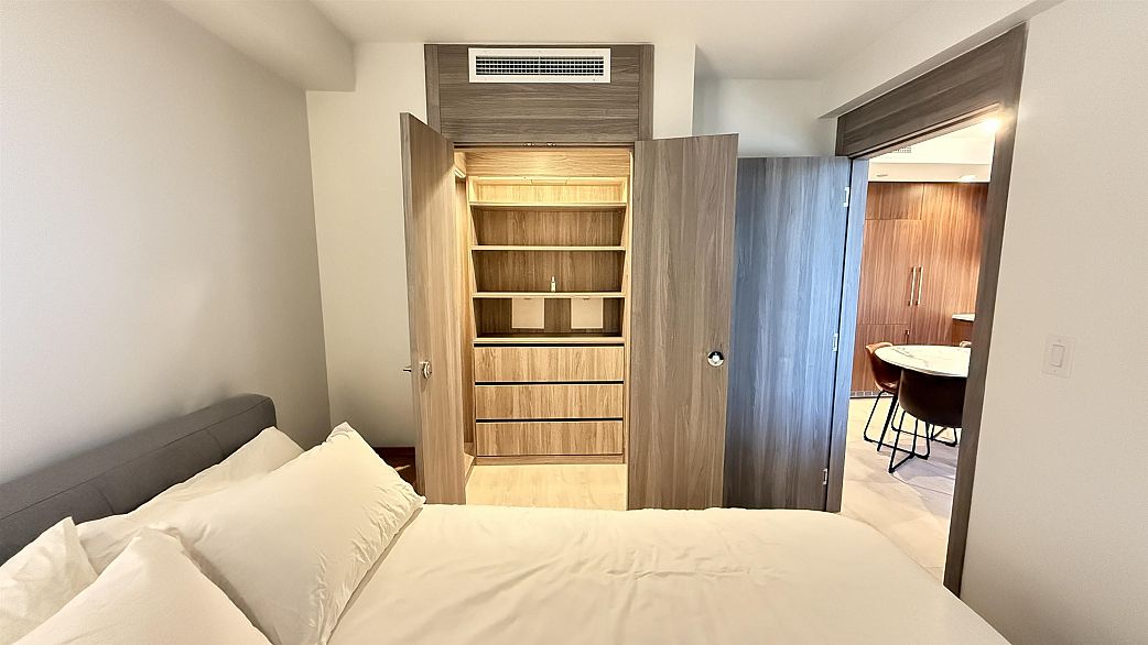 816 1768 COOK STREET, Vancouver BC V5Y 0N3