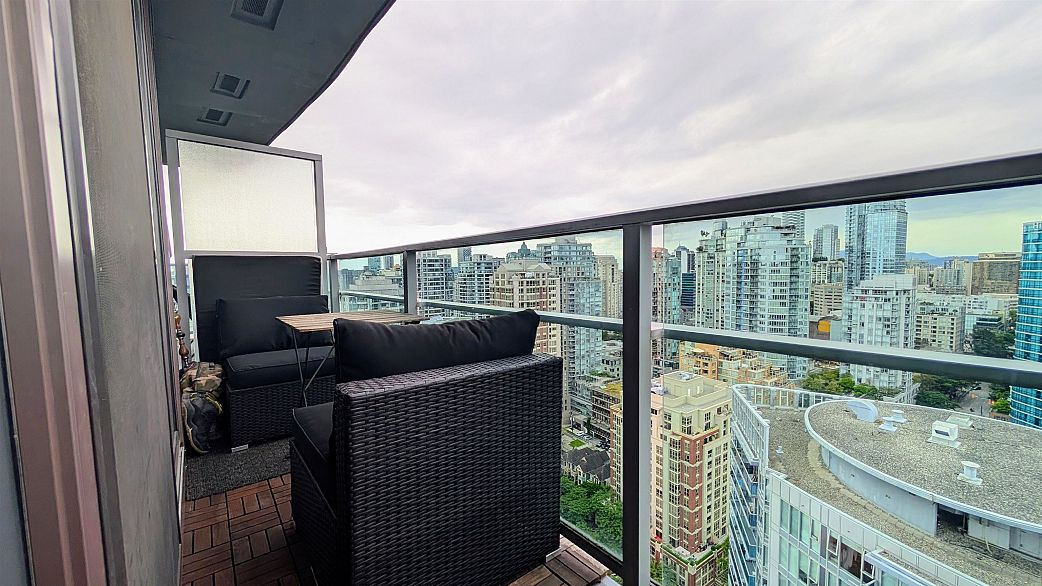 3301 233 Robson Street