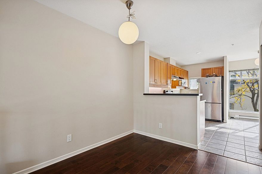 311 3727 W 10th Avenue