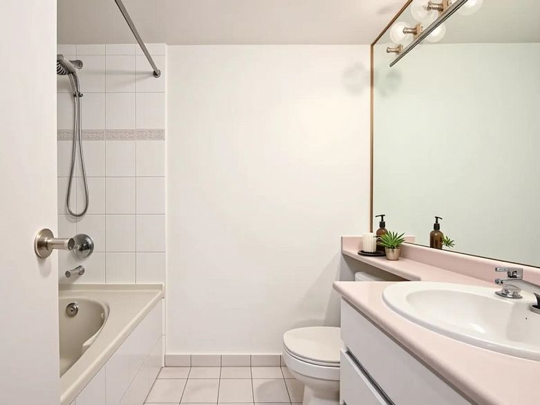 601 867 Hamilton Street