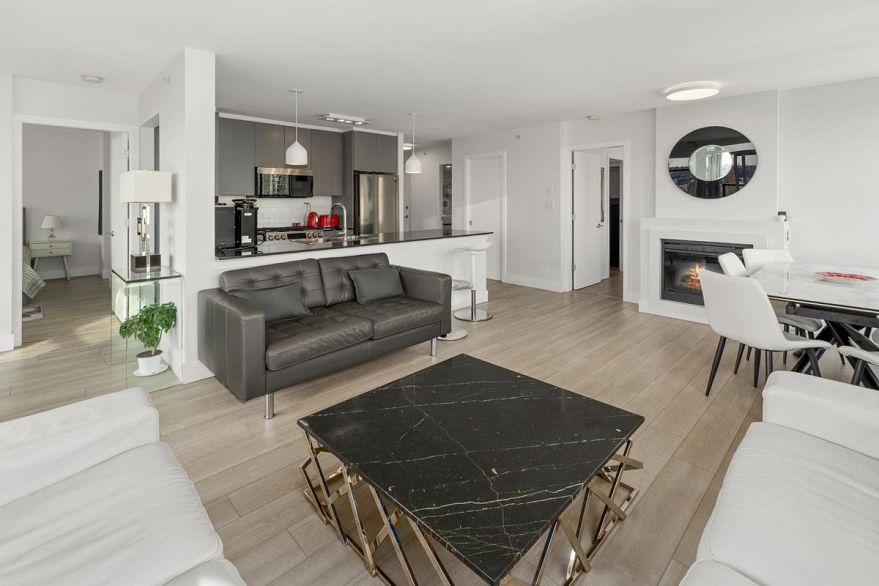 1902 989 Beatty Street