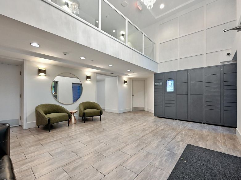 601 867 Hamilton Street