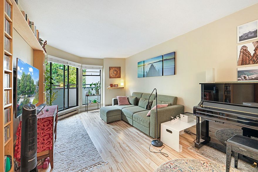 210 2222 Prince Edward Street