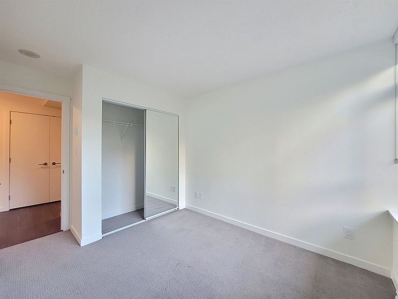 106 5515 Boundary Road