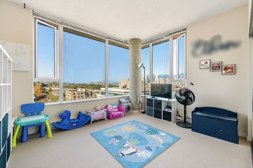 812 522 W 8th Avenue