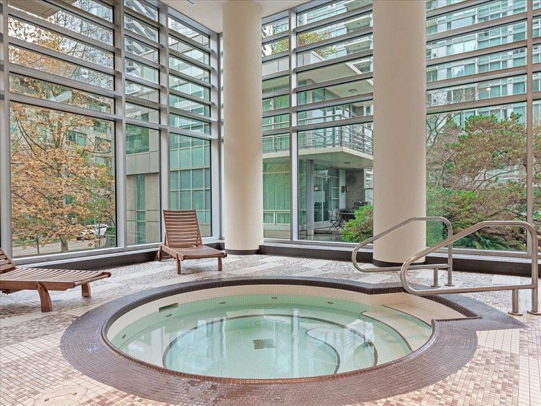 1008 590 Nicola Street