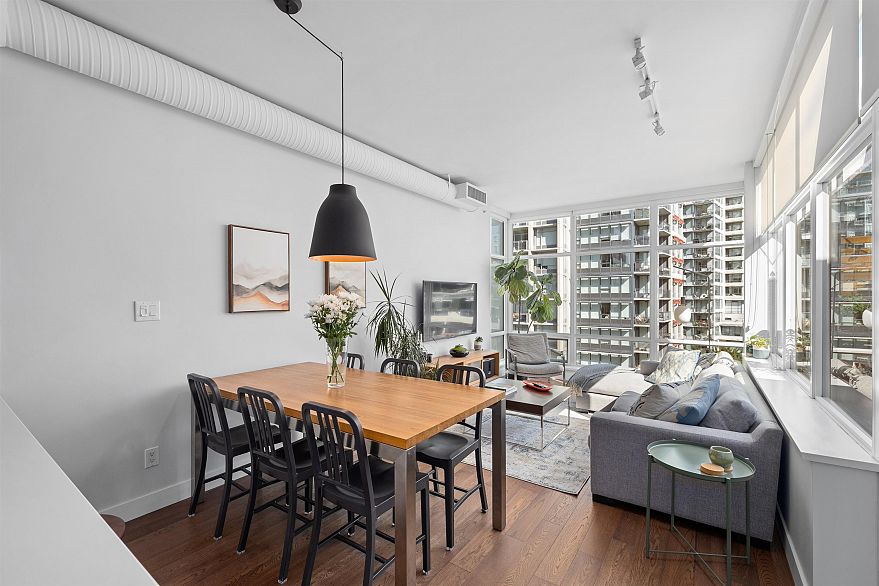 711 108 E 1st Avenue