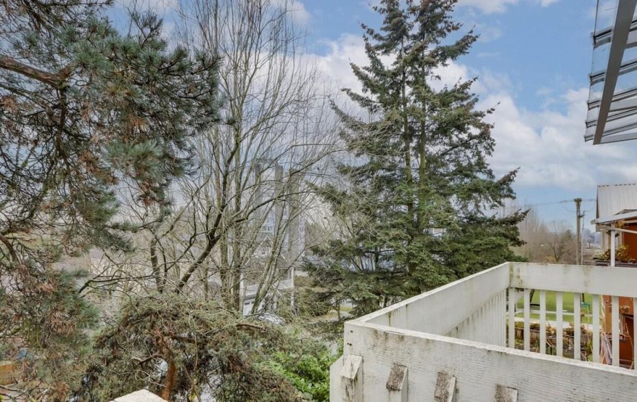 303 1545 E 2nd Avenue