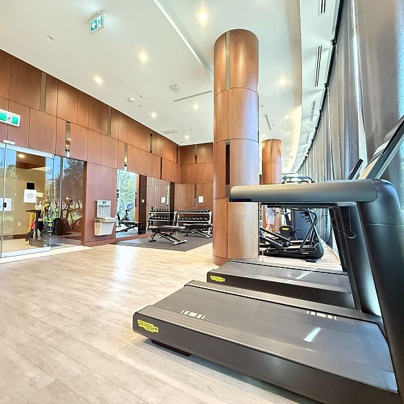 816 1768 COOK STREET, Vancouver BC V5Y 0N3