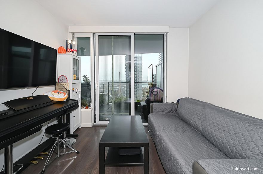 1409 8189 Cambie Street