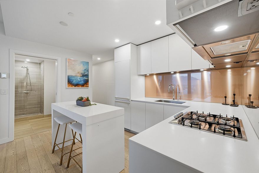 2506 1480 Howe Street