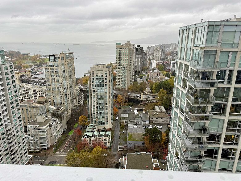 3605 1480 Howe Street