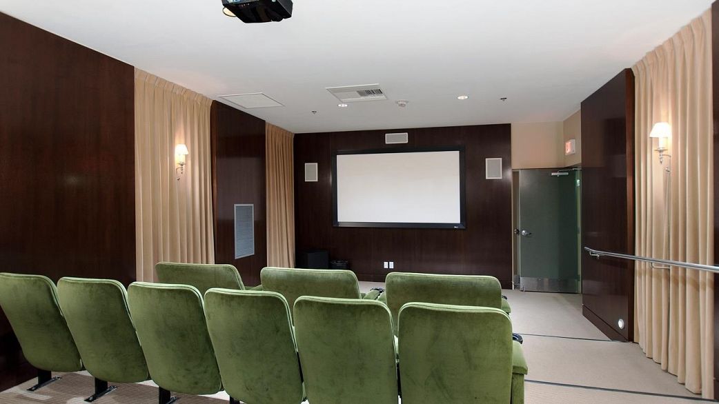 2002 1515 Homer Mews