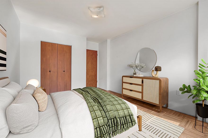 301 1050 Chilco Street