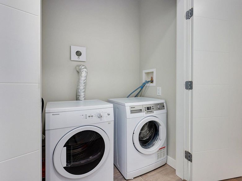 604 5033 Cambie Street