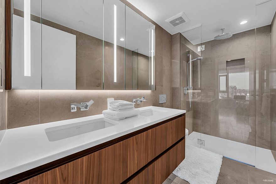 2103 885 Cambie Street