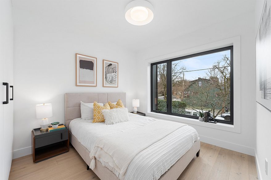 1 3118 Windsor Street