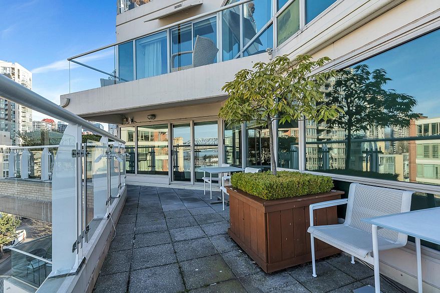 902 1600 Hornby Street