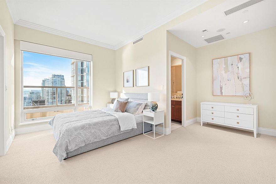 2002 1515 Homer Mews