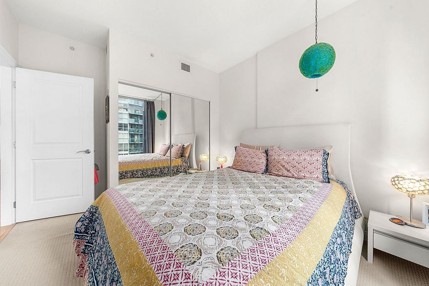 1101 1211 Melville Street