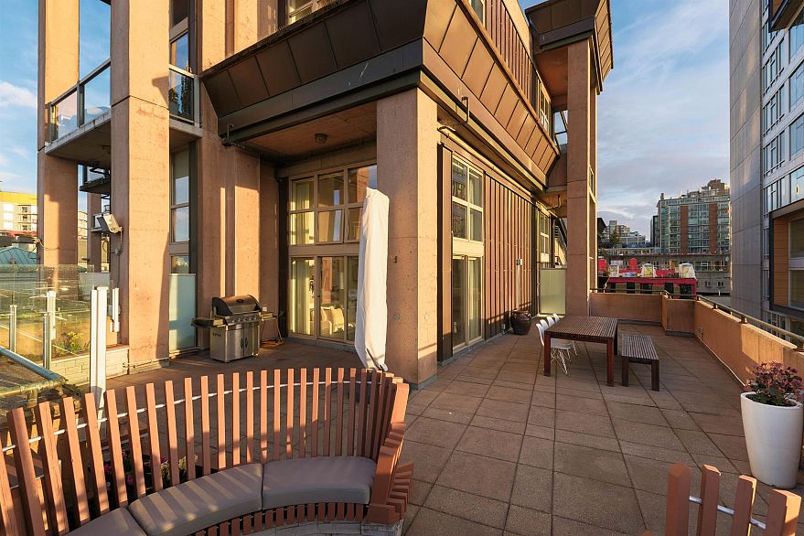 406 1529 W 6th Avenue