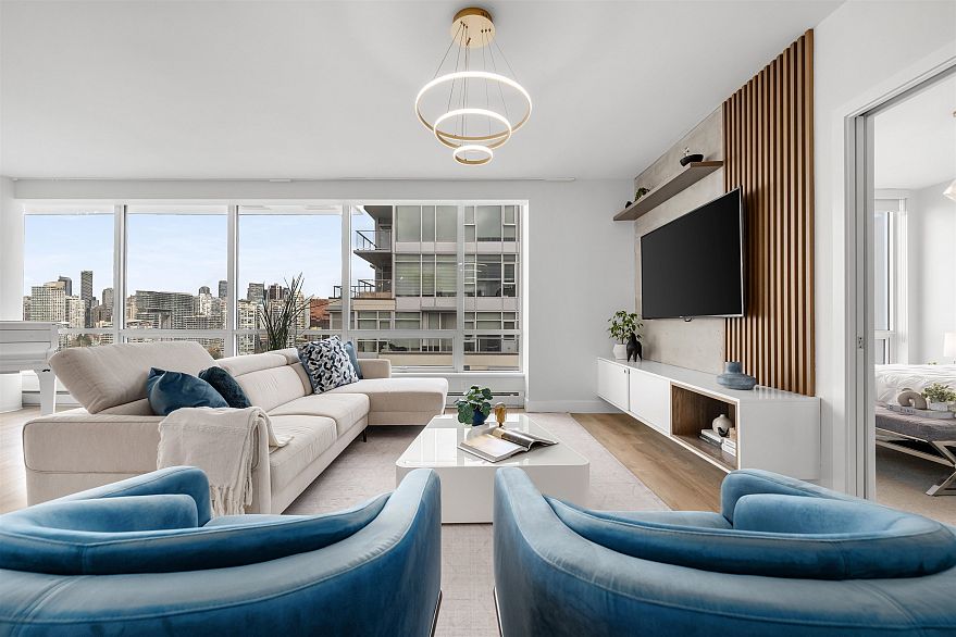 1801 1788 Columbia Street