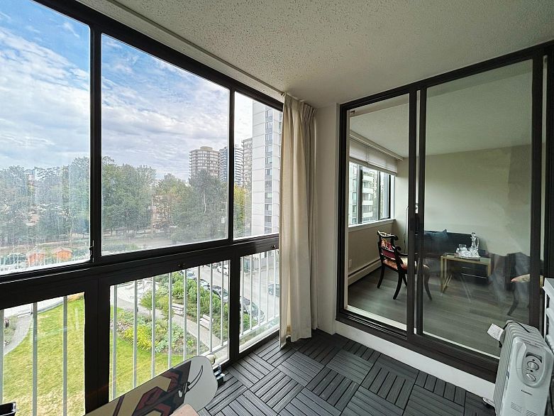 606 1740 Comox Street