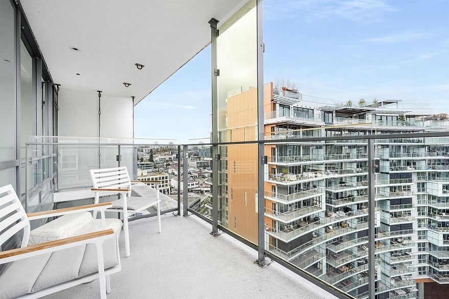 1801 1788 Columbia Street