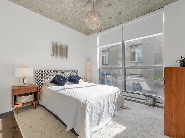 306 919 Station Street