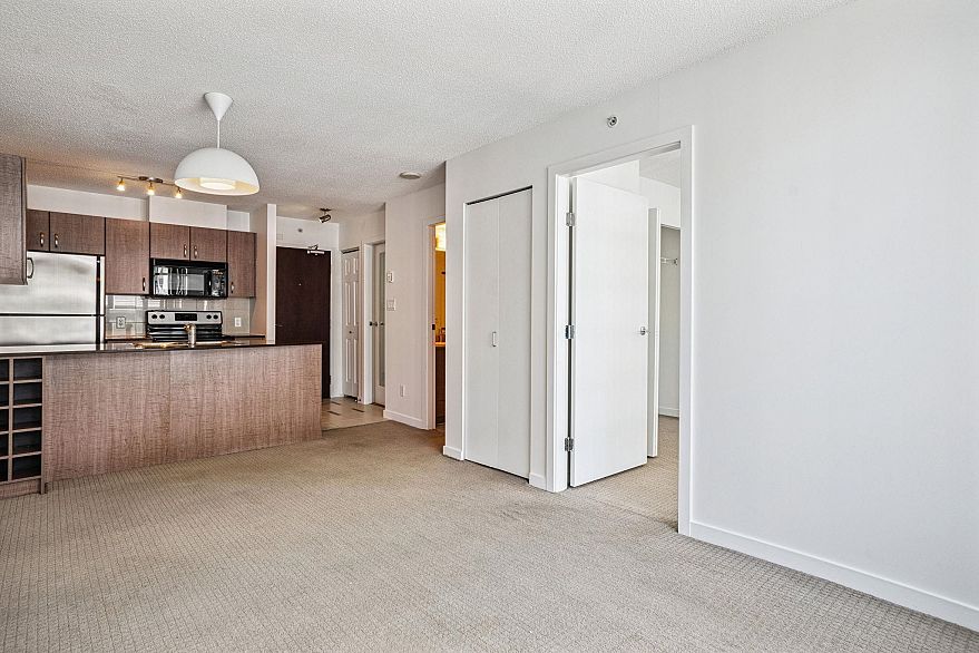 2006 610 Granville Street