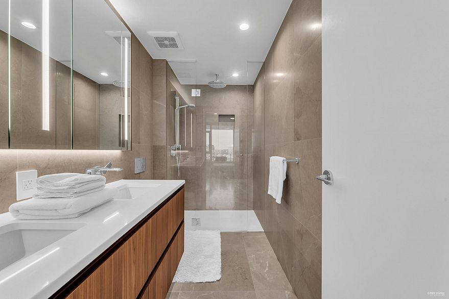 2103 885 Cambie Street