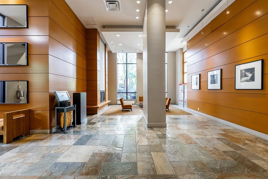 1708 909 Mainland Street