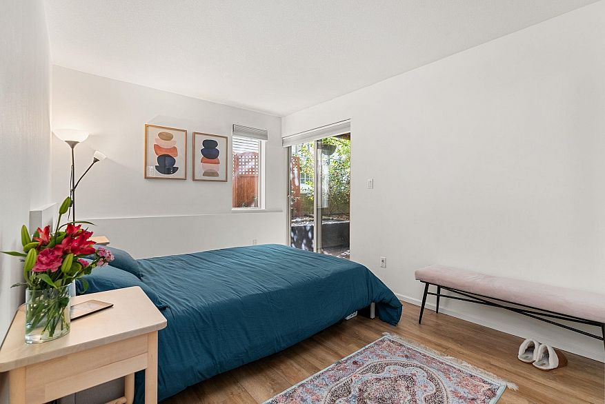 203 755 W 15th Avenue