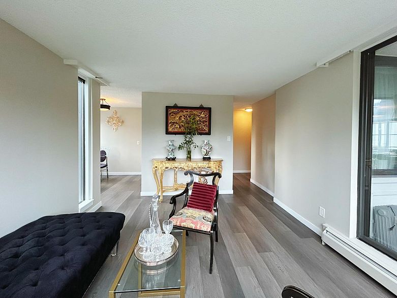 606 1740 Comox Street