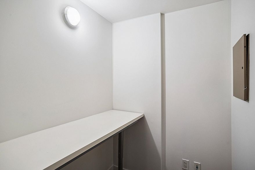 2006 610 Granville Street