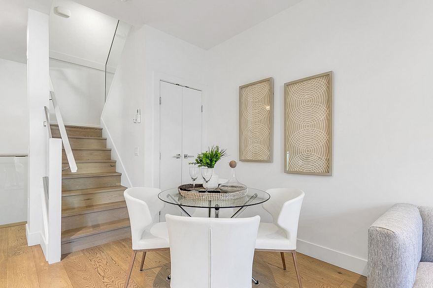 2431 W Broadway Street