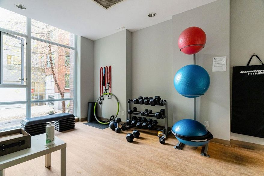 1801 1088 Richards Street