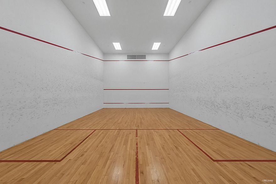 607 583 Beach Crescent